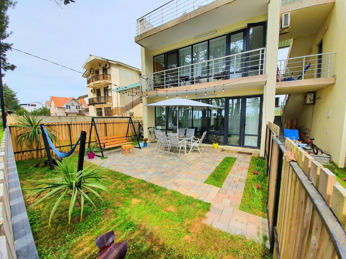 Beachfront Apartments ,,Kapro-One,, ウレキ エクステリア 写真
